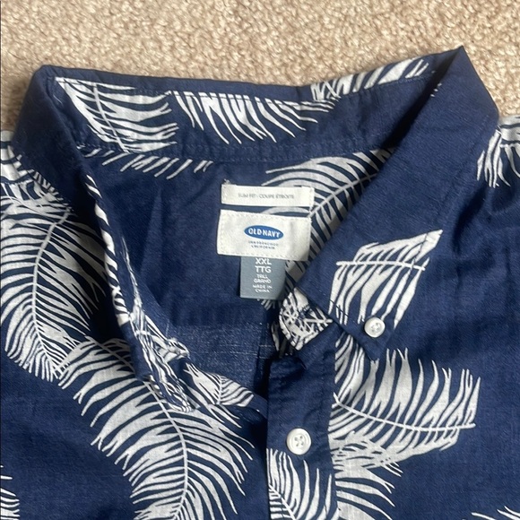 Old Navy Blue and White Casual Button Down Shirt - Picture 2 of 4